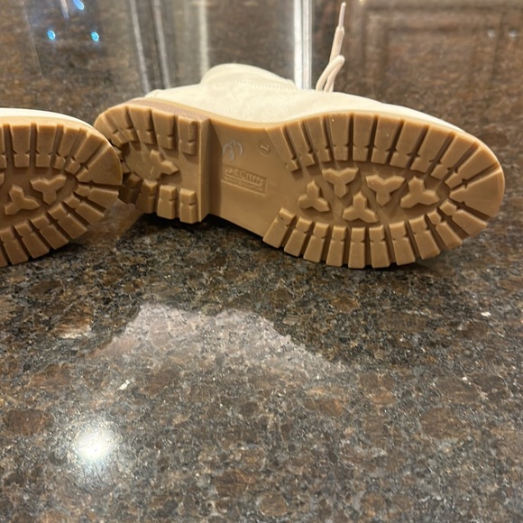 CLIFFS - Picture 4 of 7